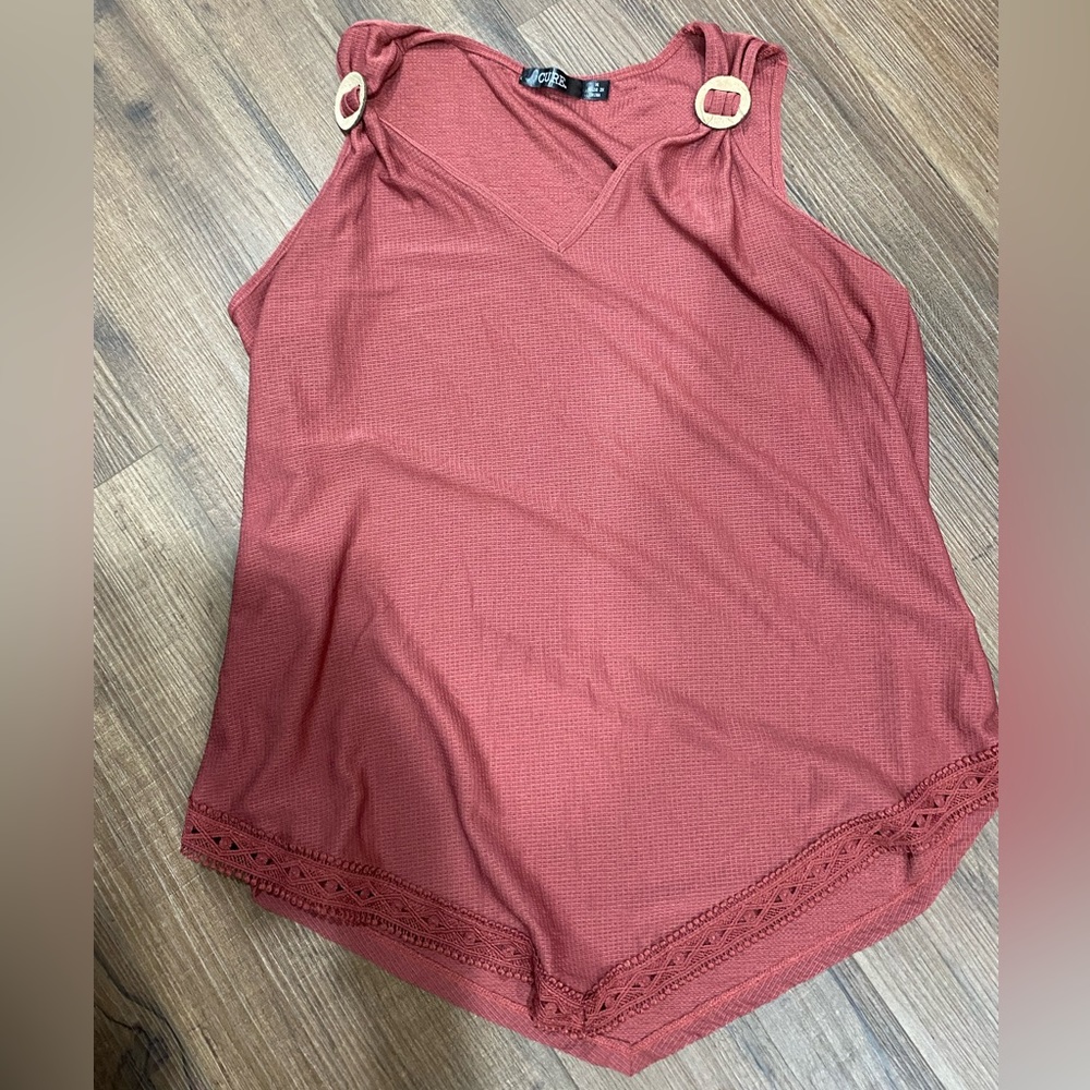 Women’s sleeveless top
